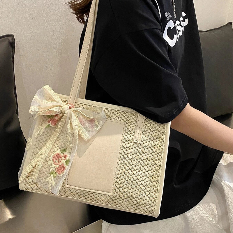 Trendy Lightweight Casual Bow Decor Straw Knitted Bag